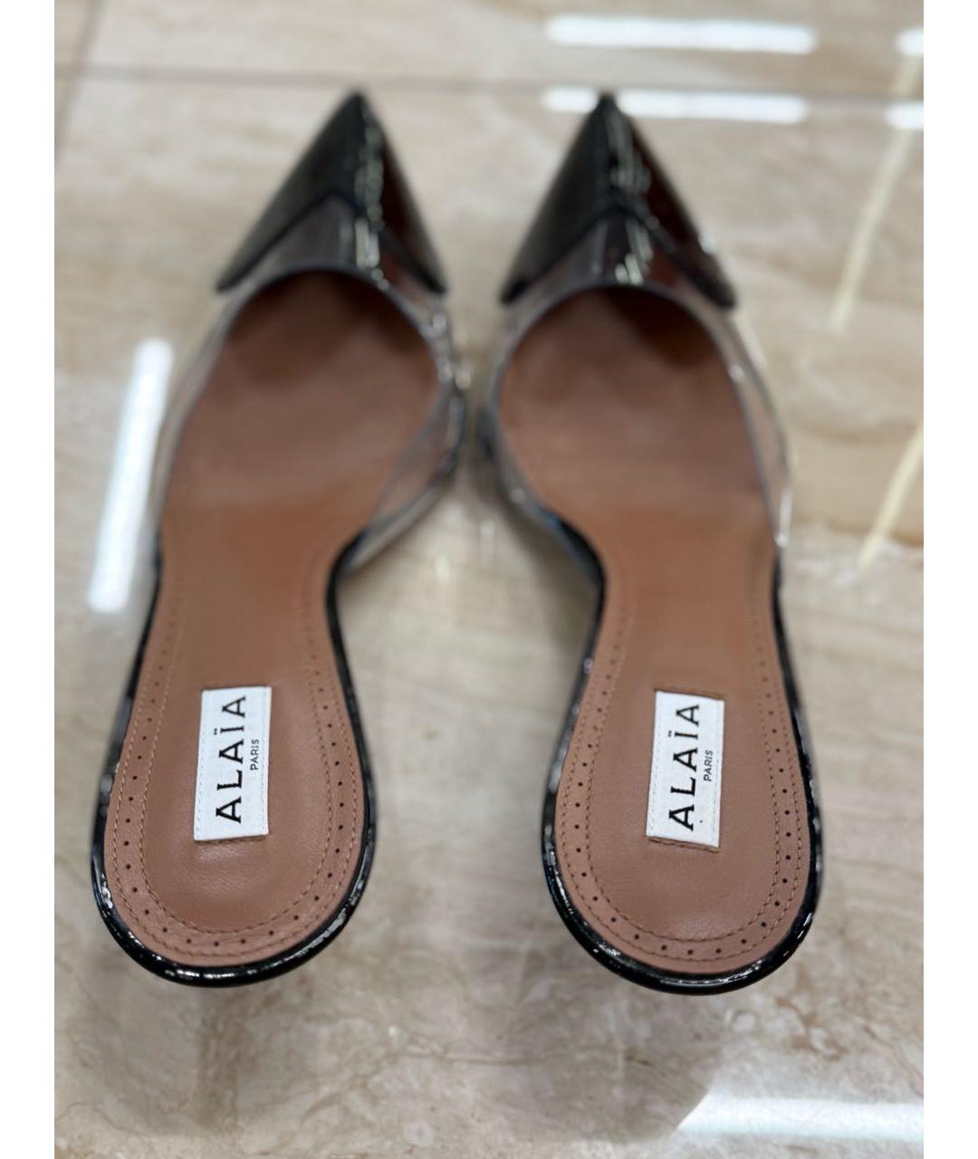 ALAIA Черные лодочки на низком каблуке из лакированной кожи, фото 4