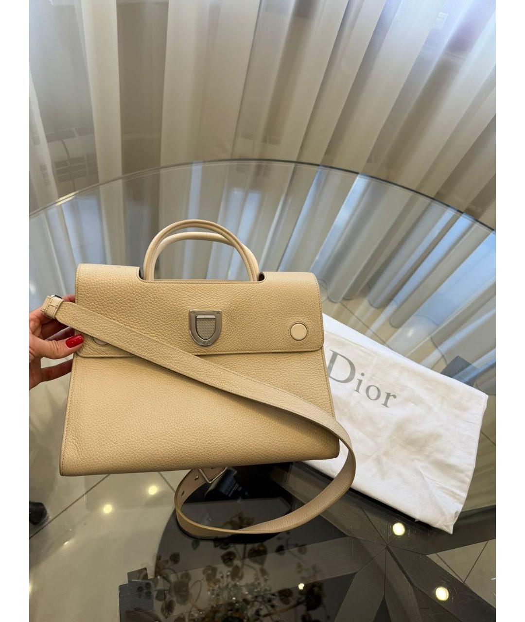 CHRISTIAN DIOR Бежевая кожаная сумка с короткими ручками, фото 4