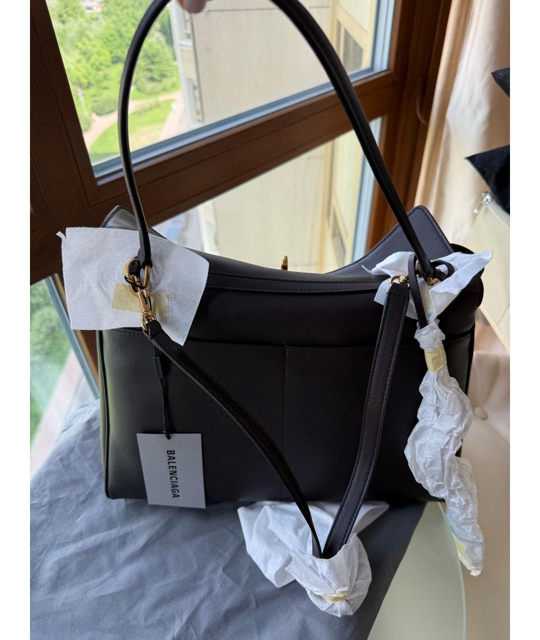 BALENCIAGA Коричневая кожаная сумка с короткими ручками, фото 3