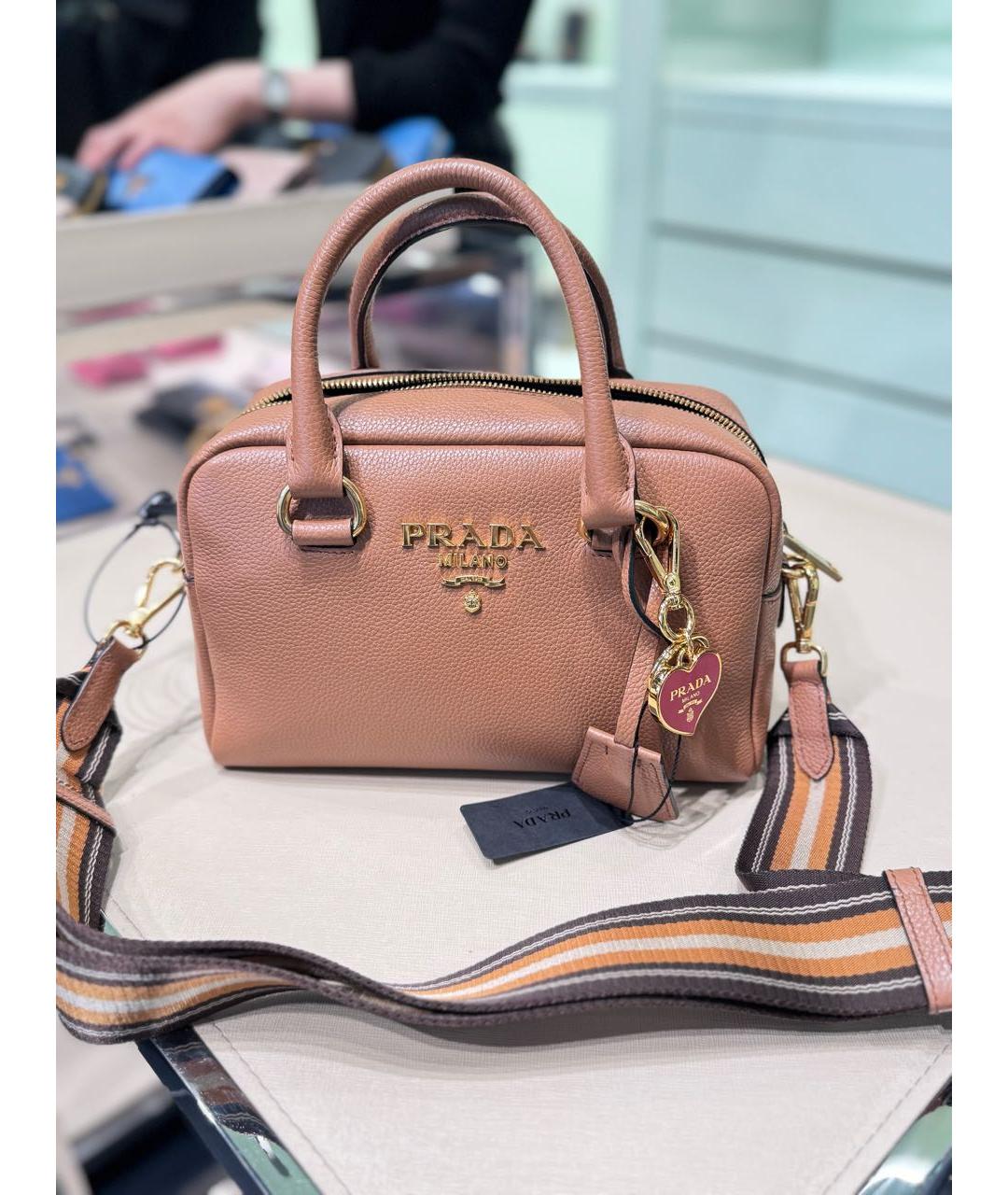 PRADA Коричневая кожаная сумка с короткими ручками, фото 2