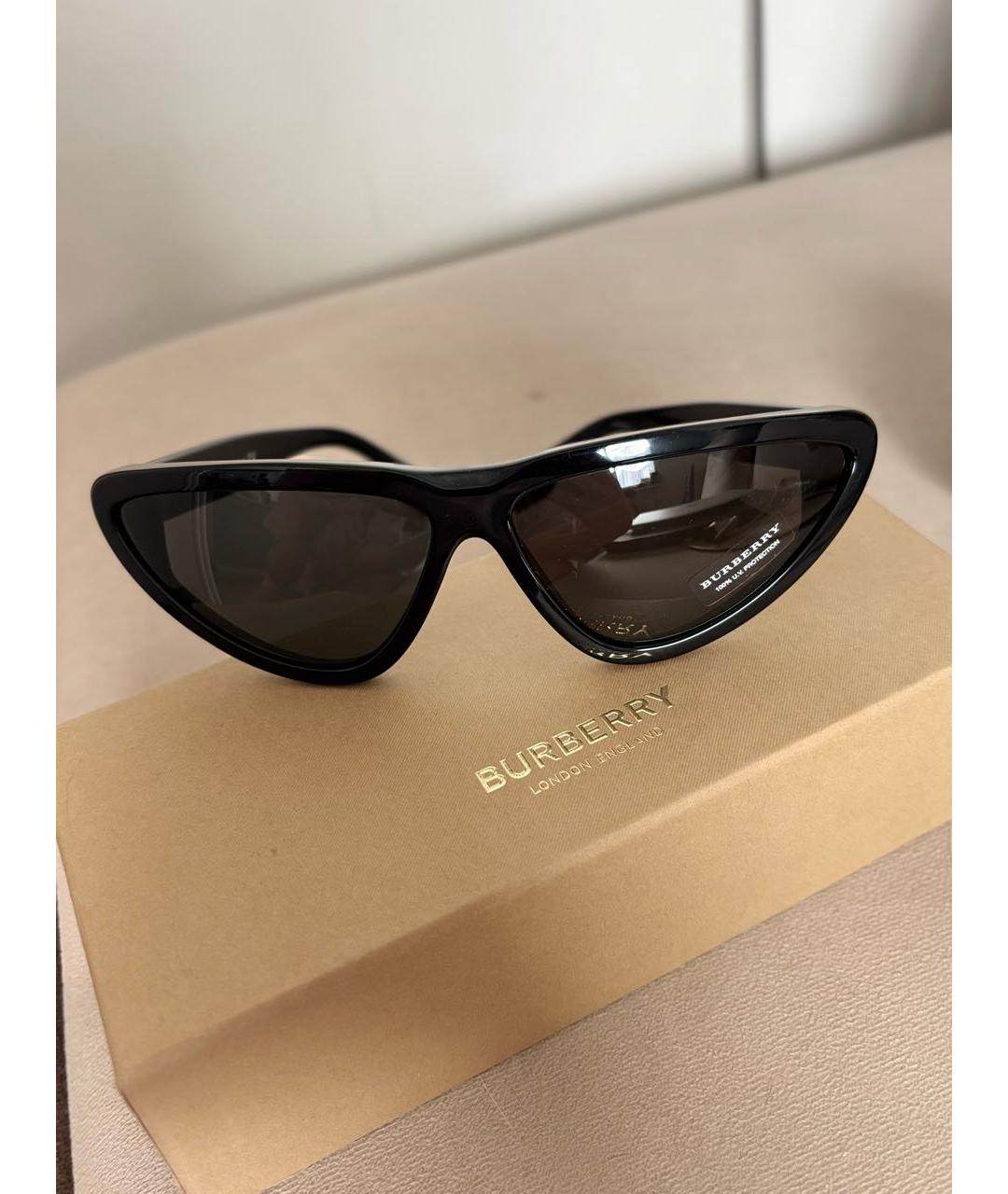 BURBERRY Черные пластиковые солнцезащитные очки, фото 7