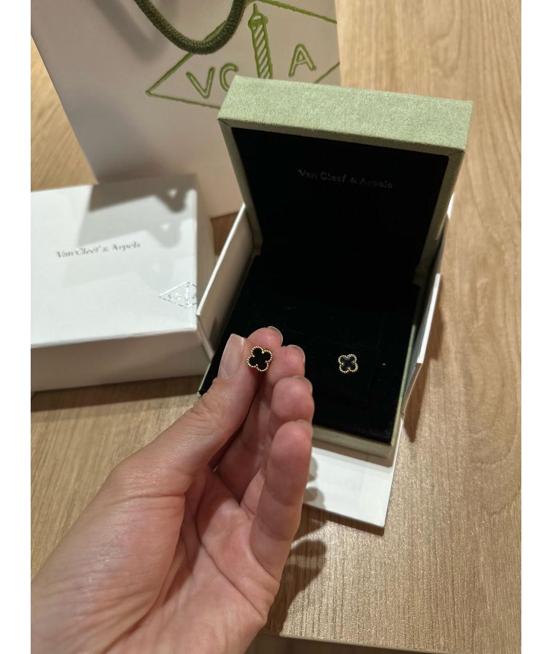 VAN CLEEF & ARPELS Черные серьги из желтого золота, фото 3