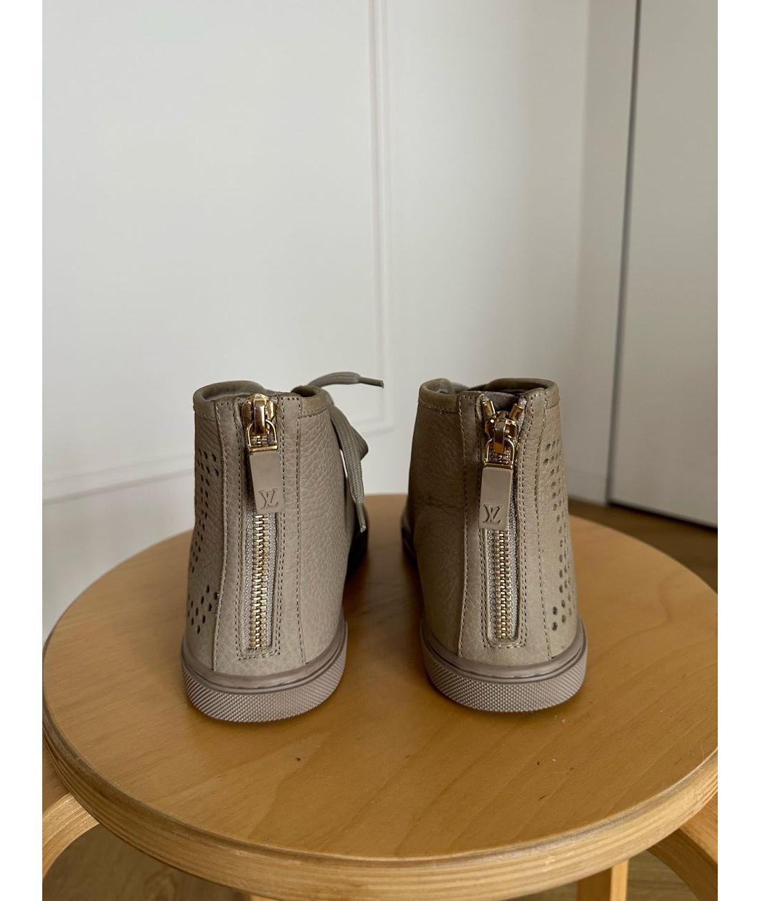 LOUIS VUITTON Бежевые нубуковые кеды, фото 4