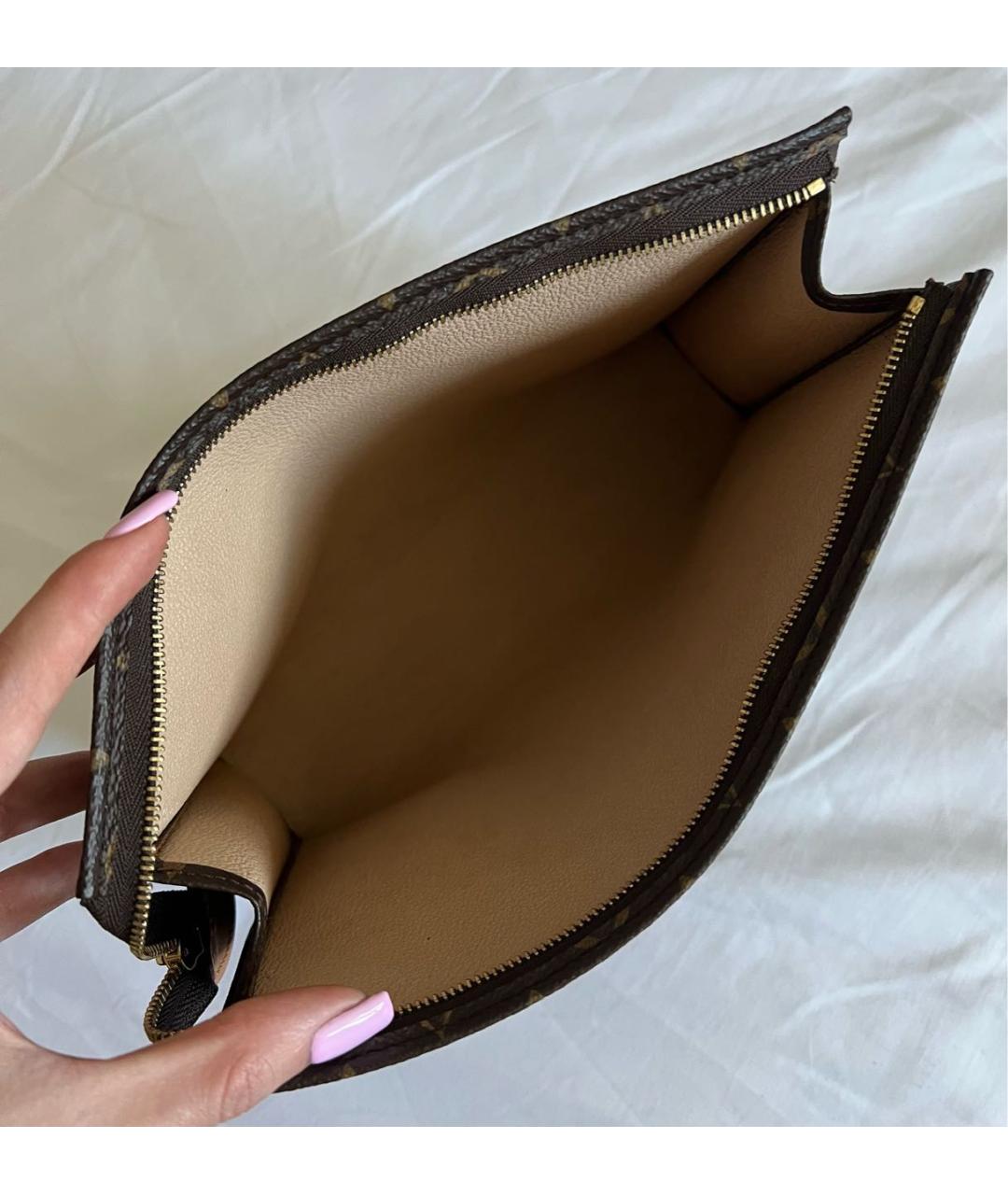 LOUIS VUITTON Коричневая косметичка, фото 7