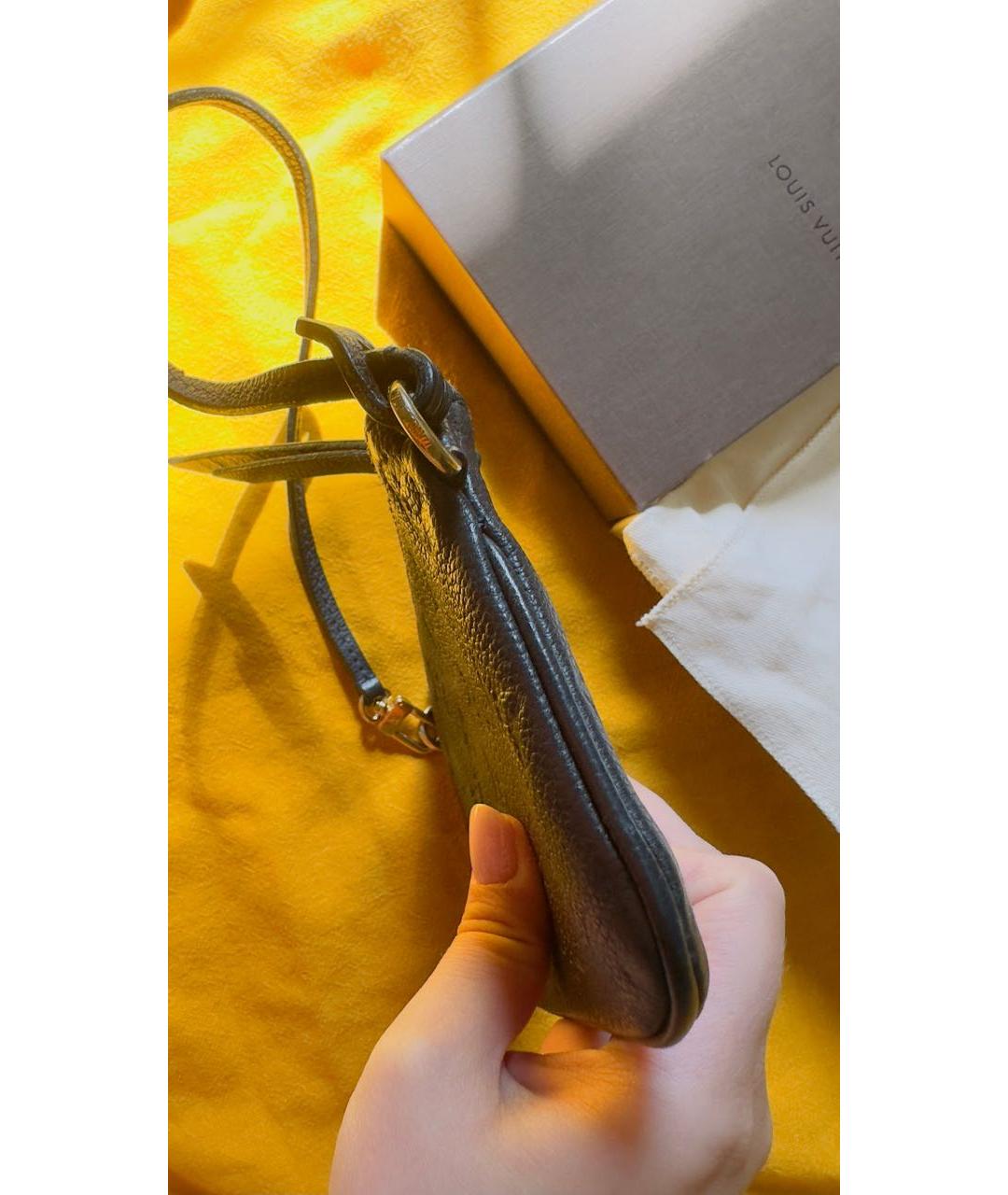 LOUIS VUITTON Черная кожаная сумка с короткими ручками, фото 5