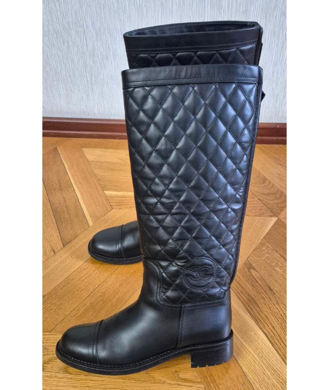 CHANEL Черные кожаные сапоги, фото 2