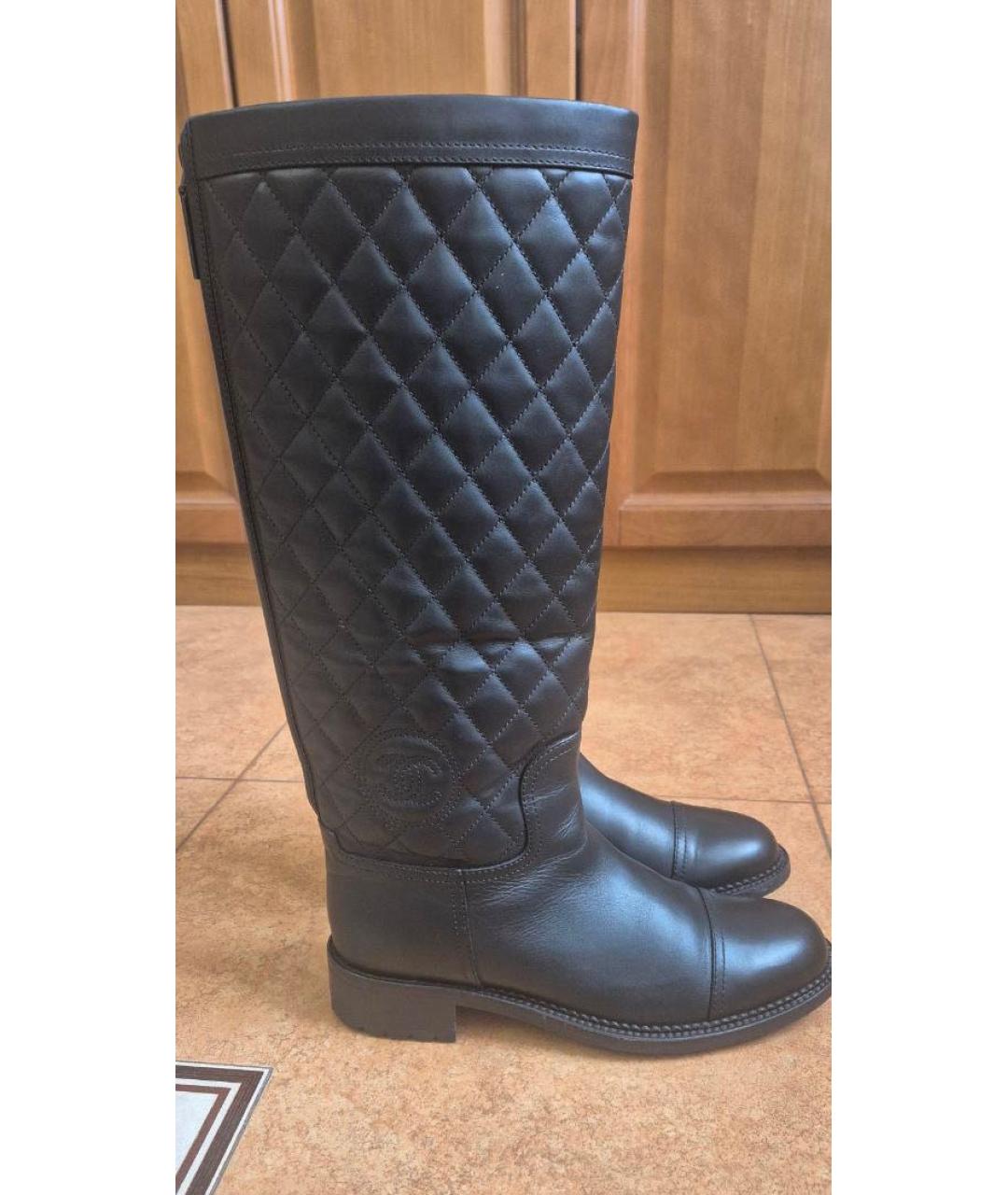 CHANEL Черные кожаные сапоги, фото 4