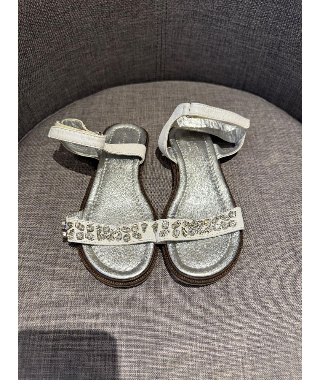 MISS BLUMARINE Белые кожаные лоферы и мокасины, фото 3