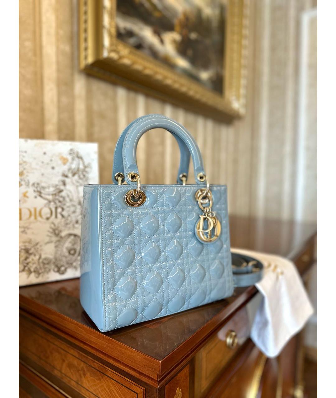 CHRISTIAN DIOR Голубая сумка с короткими ручками из лакированной кожи, фото 4