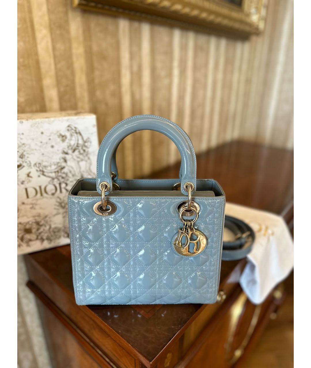 CHRISTIAN DIOR Голубая сумка с короткими ручками из лакированной кожи, фото 7