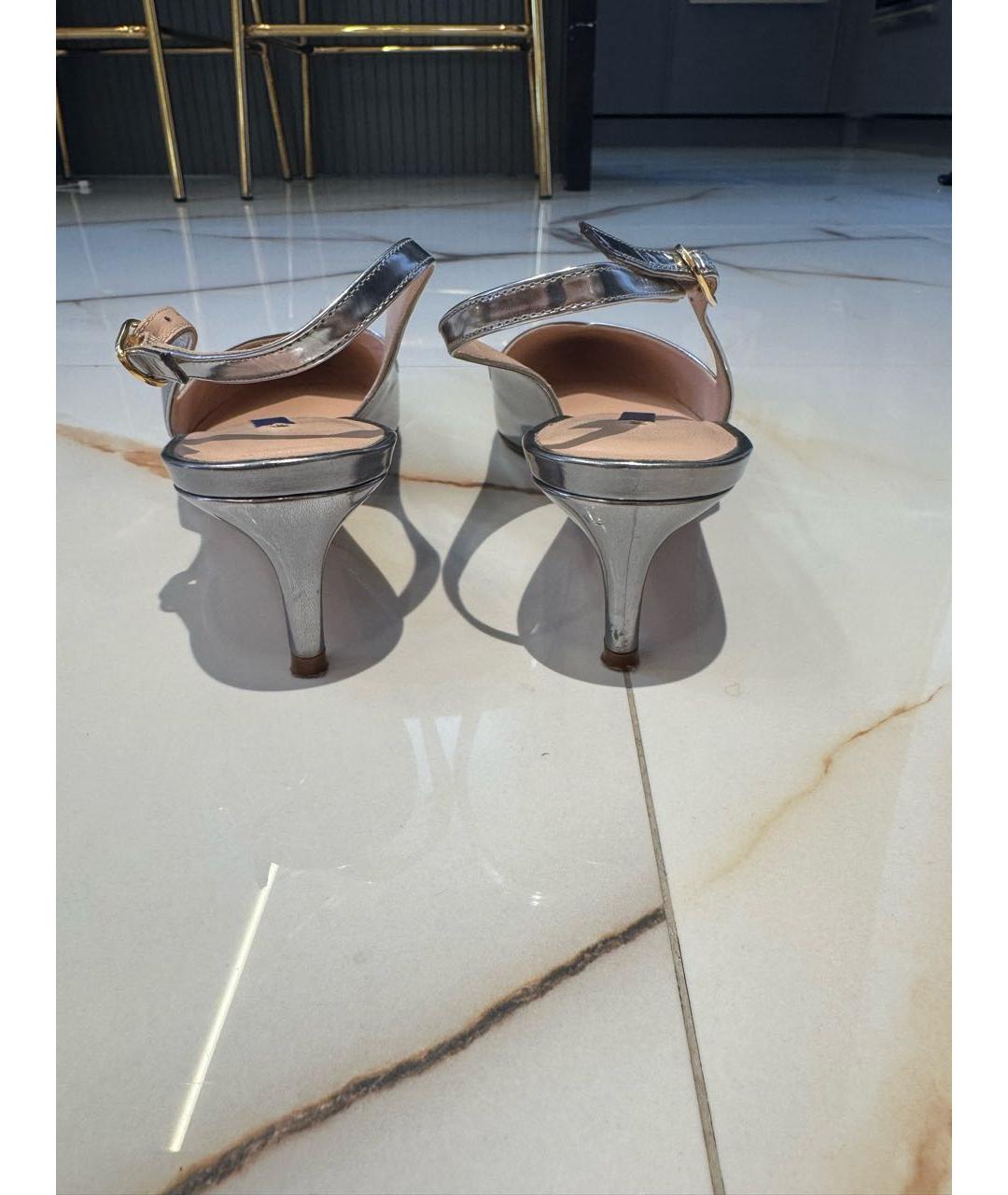 STUART WEITZMAN Серебряные кожаные лодочки на низком каблуке, фото 4
