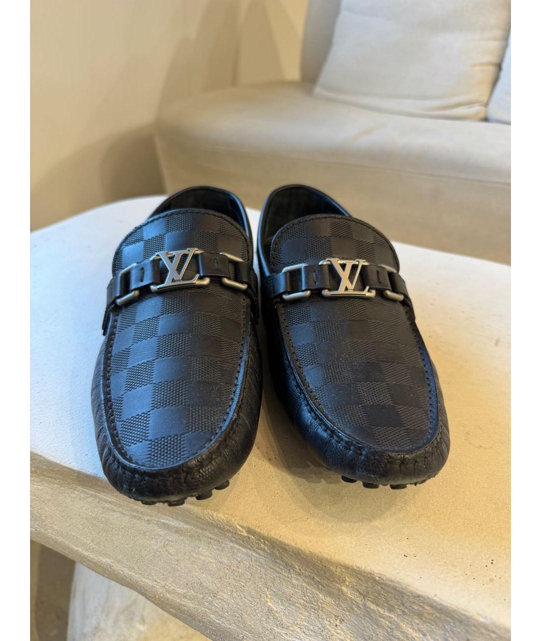 LOUIS VUITTON Антрацитовые кожаные мокасины, фото 2
