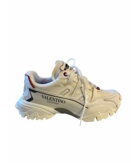 VALENTINO Низкие кроссовки / кеды
