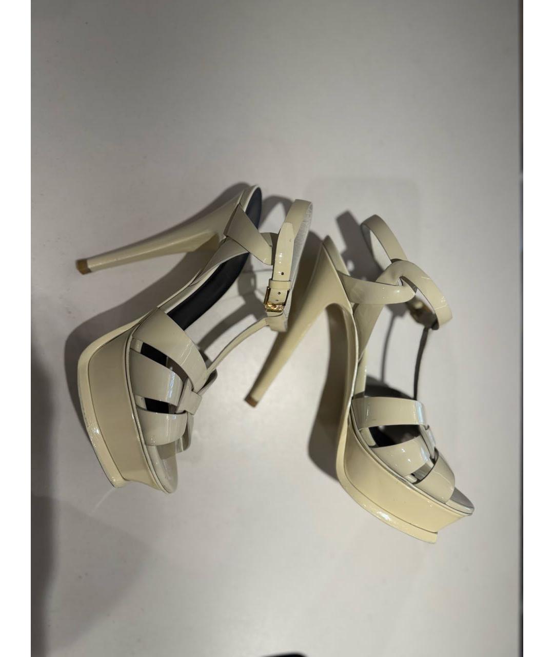 SAINT LAURENT Белые босоножки из лакированной кожи, фото 2