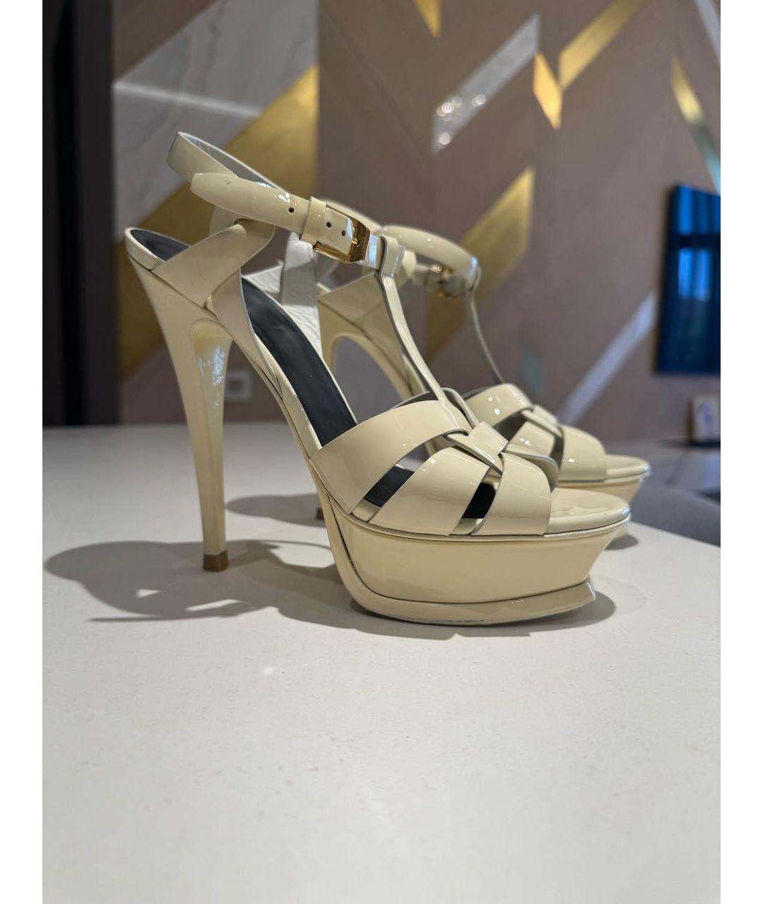 SAINT LAURENT Белые босоножки из лакированной кожи, фото 8