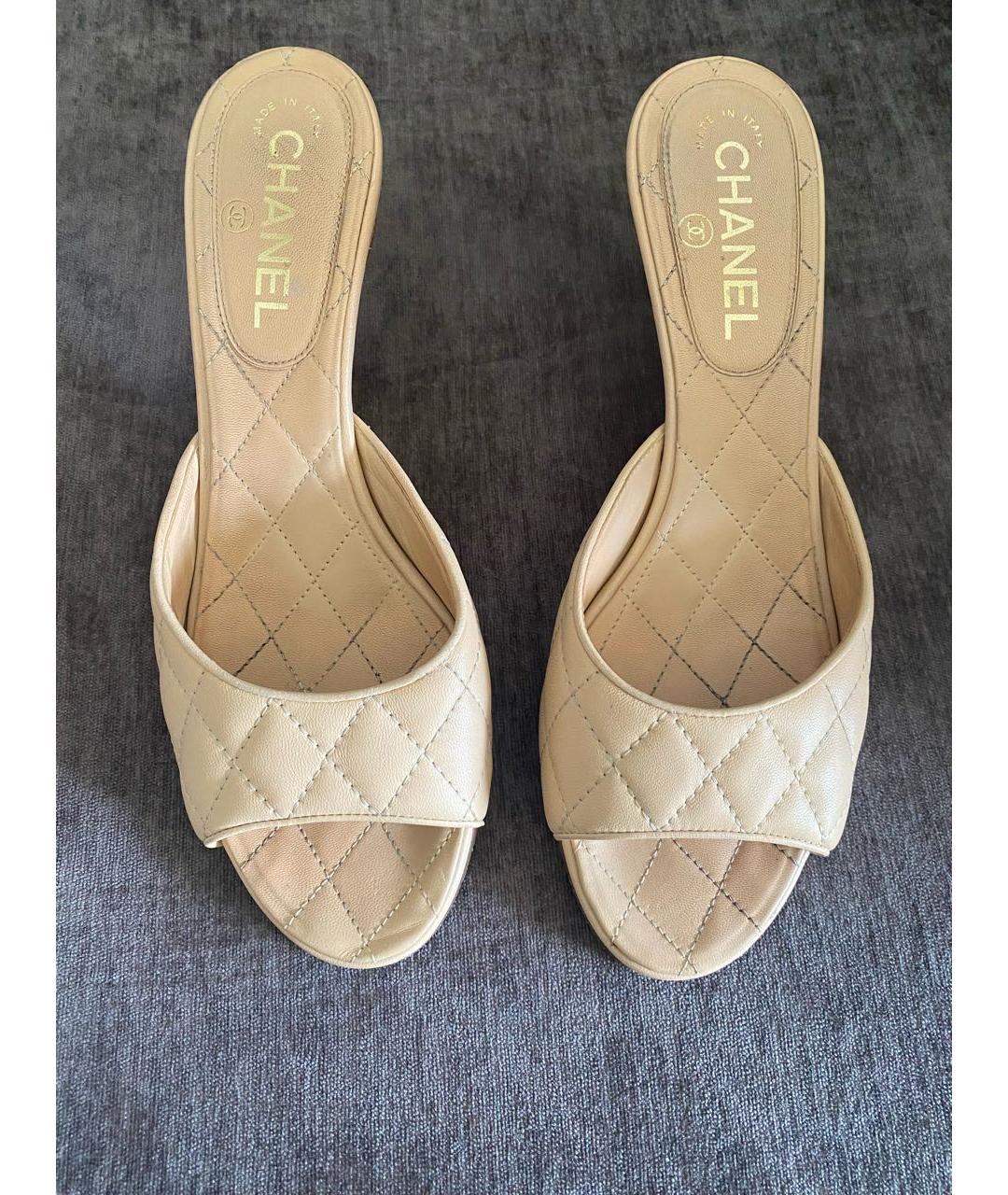 CHANEL Бежевые кожаные мюли, фото 4