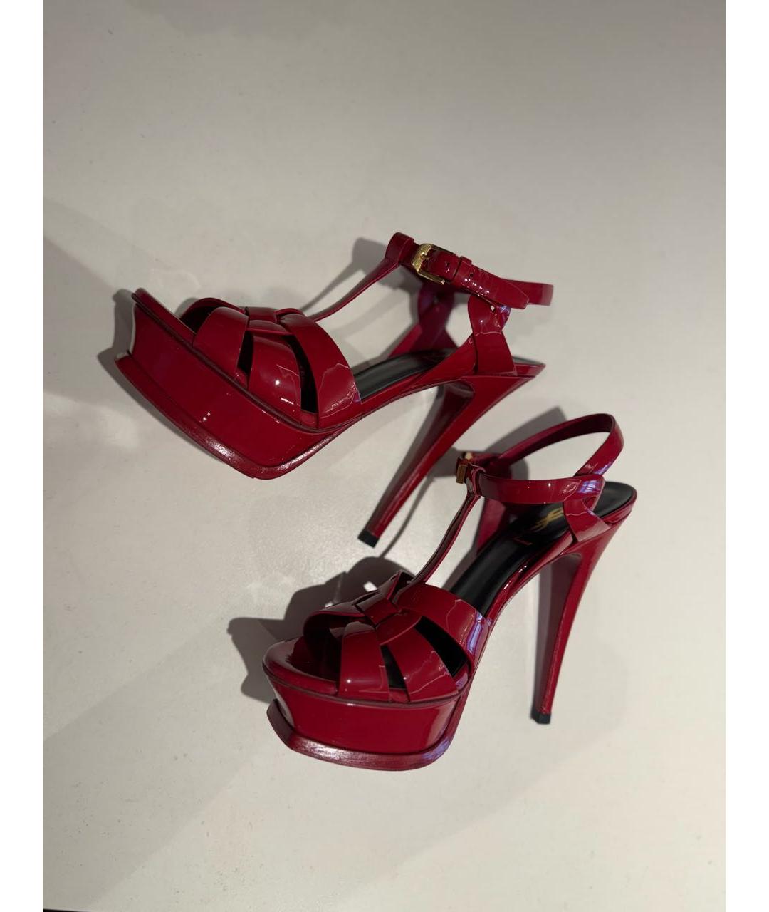 SAINT LAURENT Красные босоножки из лакированной кожи, фото 5