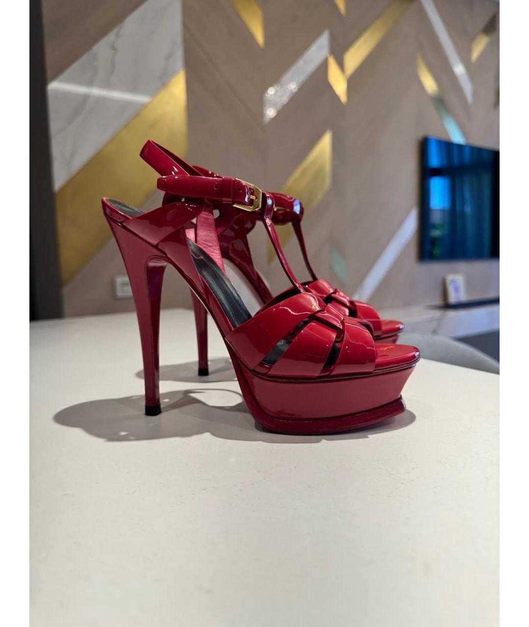 SAINT LAURENT Красные босоножки из лакированной кожи, фото 7