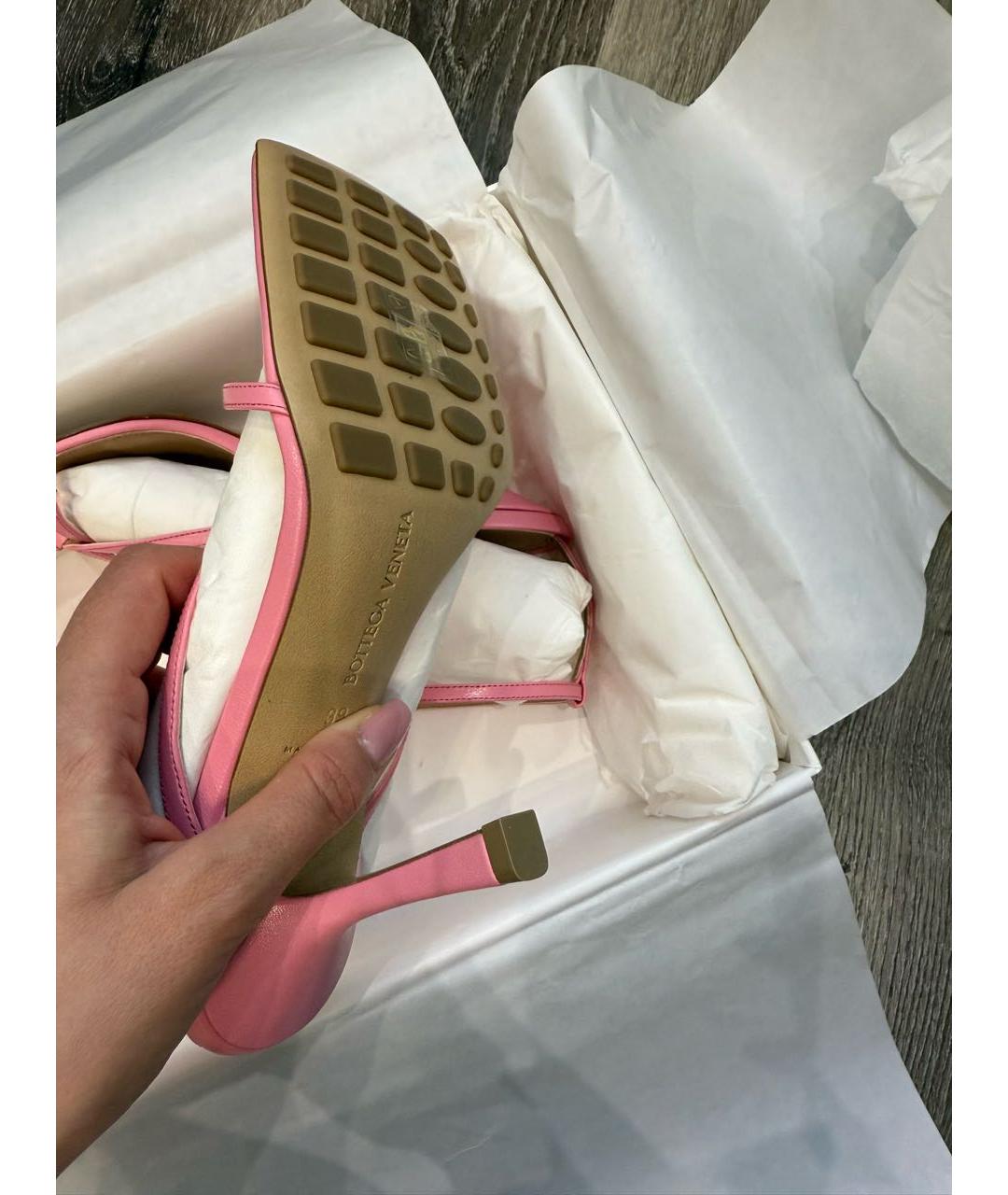 BOTTEGA VENETA Розовые кожаные босоножки, фото 5