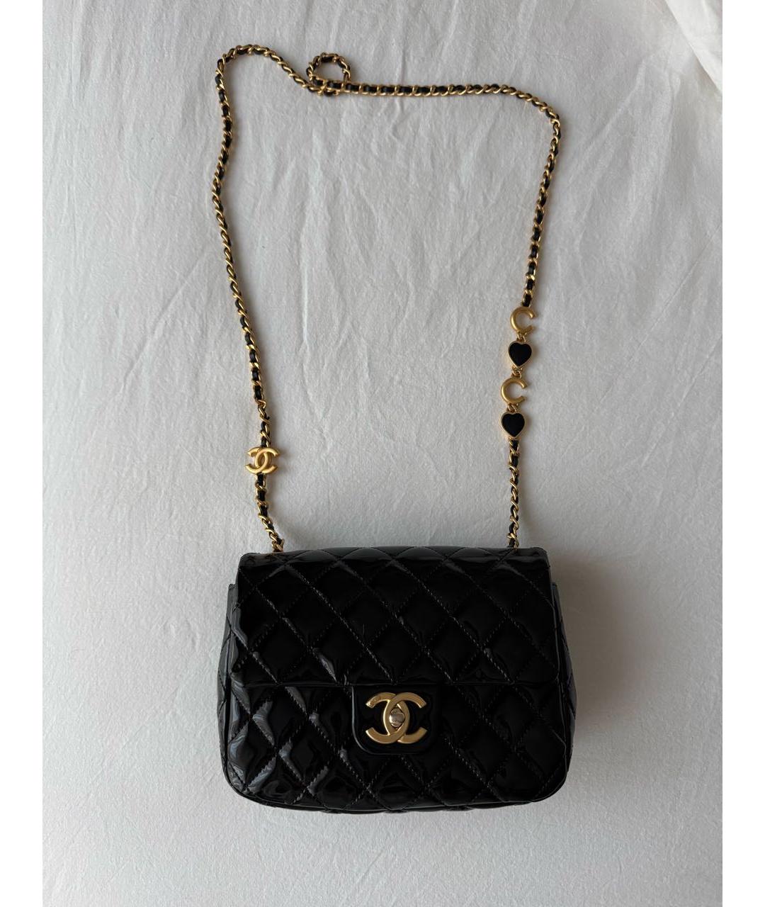 CHANEL Черная сумка через плечо из лакированной кожи, фото 9