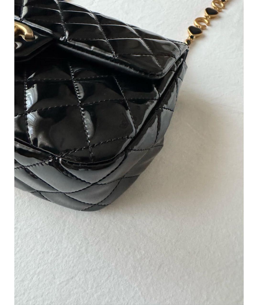 CHANEL Черная сумка через плечо из лакированной кожи, фото 4
