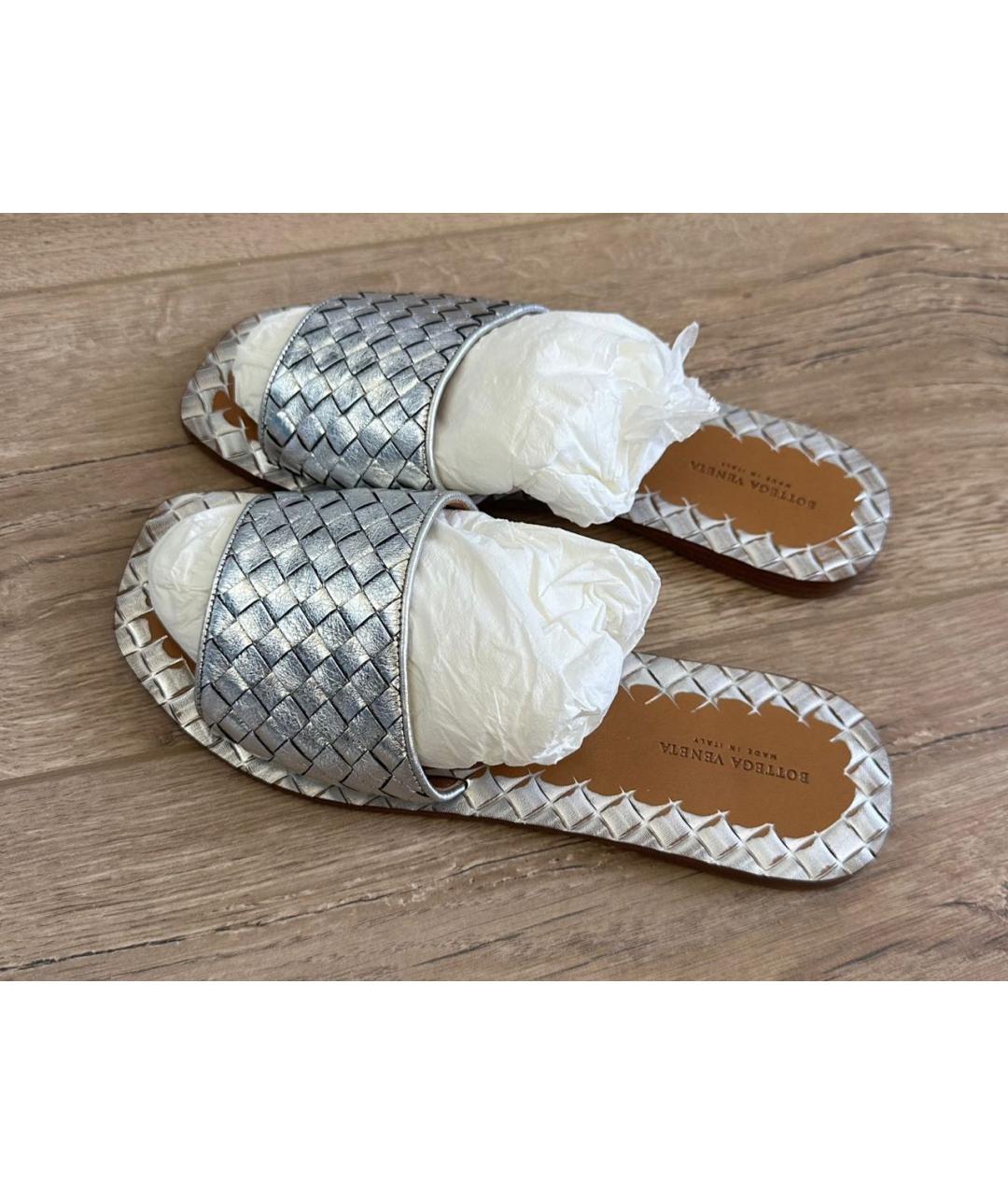 BOTTEGA VENETA Серебряные кожаные шлепанцы, фото 2