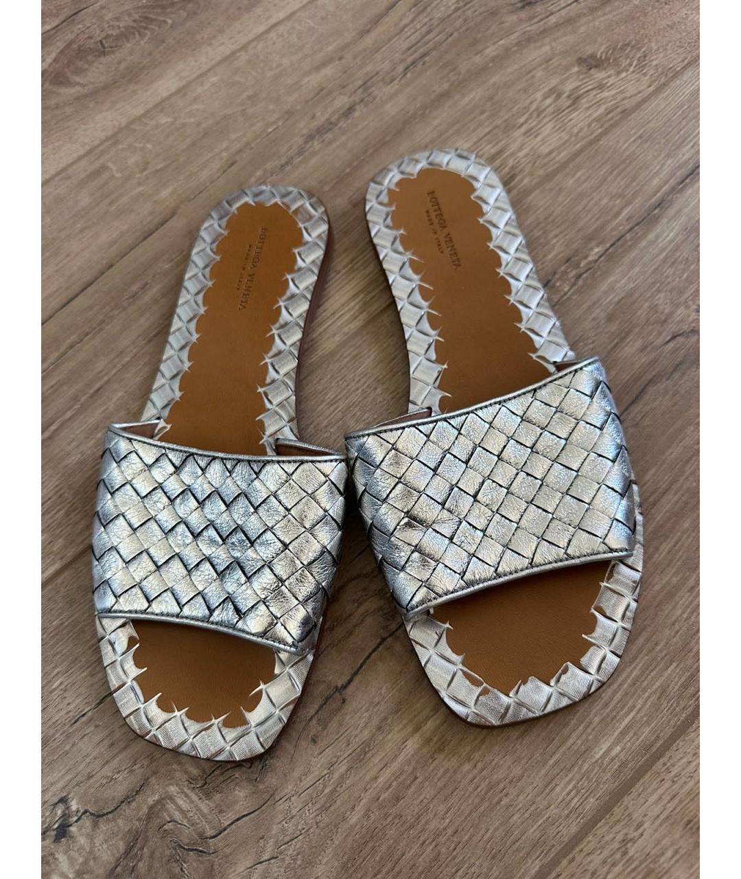 BOTTEGA VENETA Серебряные кожаные шлепанцы, фото 4