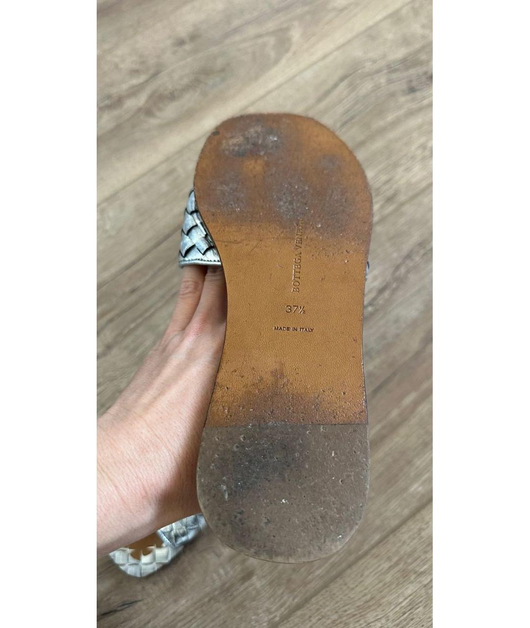 BOTTEGA VENETA Серебряные кожаные шлепанцы, фото 5