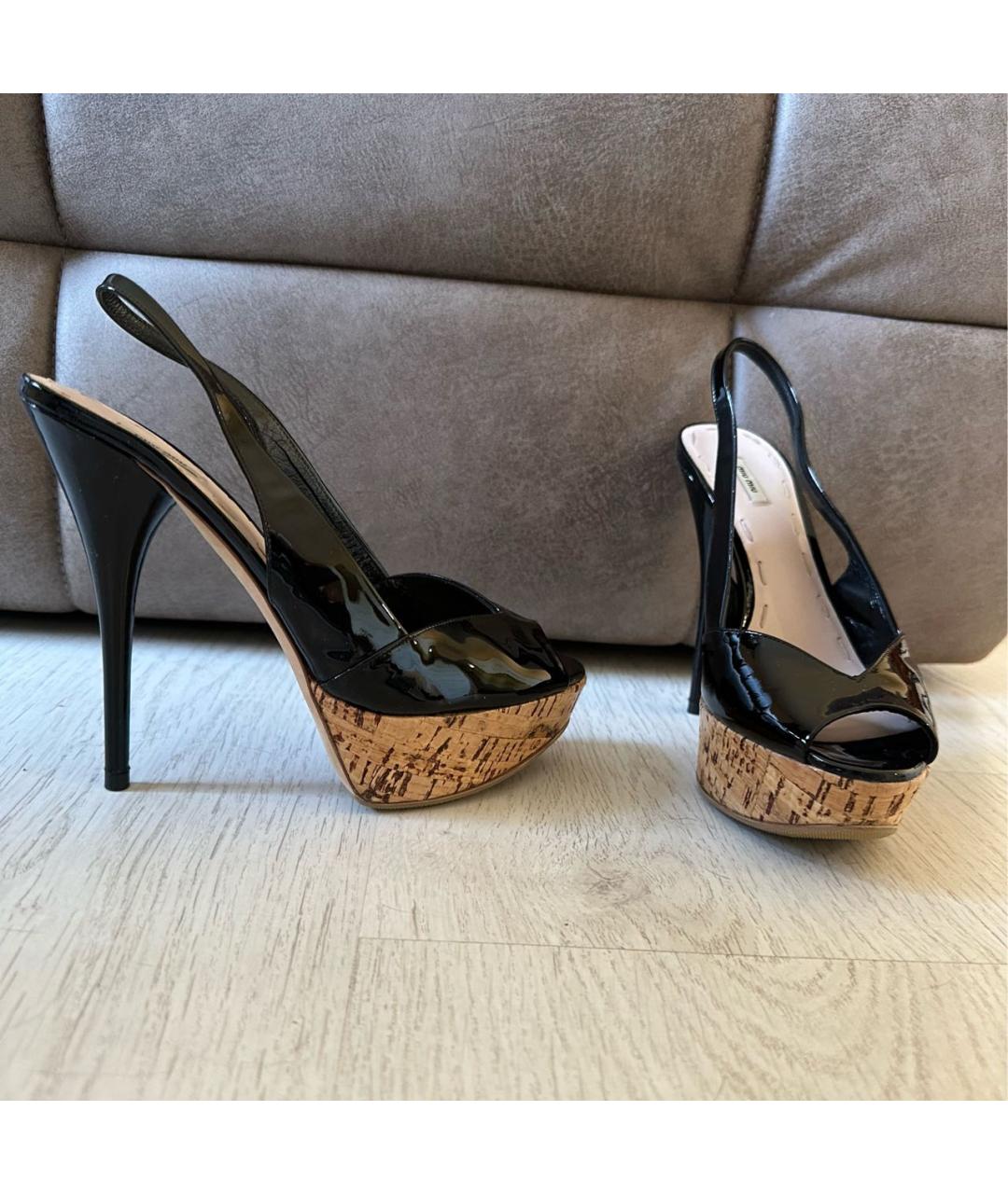 MIU MIU Черные босоножки из лакированной кожи, фото 6