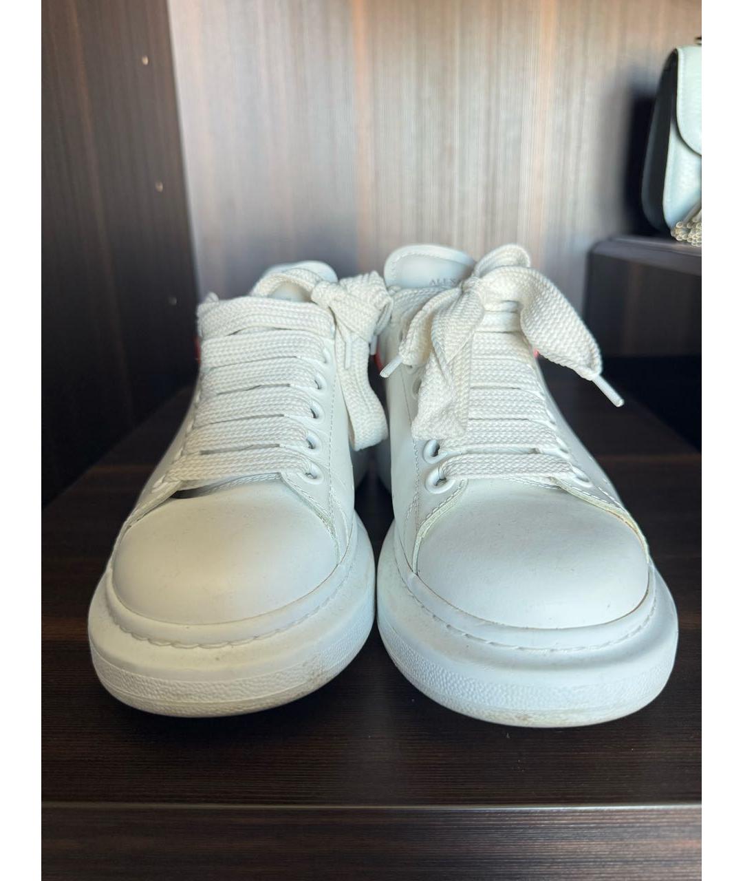 ALEXANDER MCQUEEN Белые кожаные кеды, фото 2