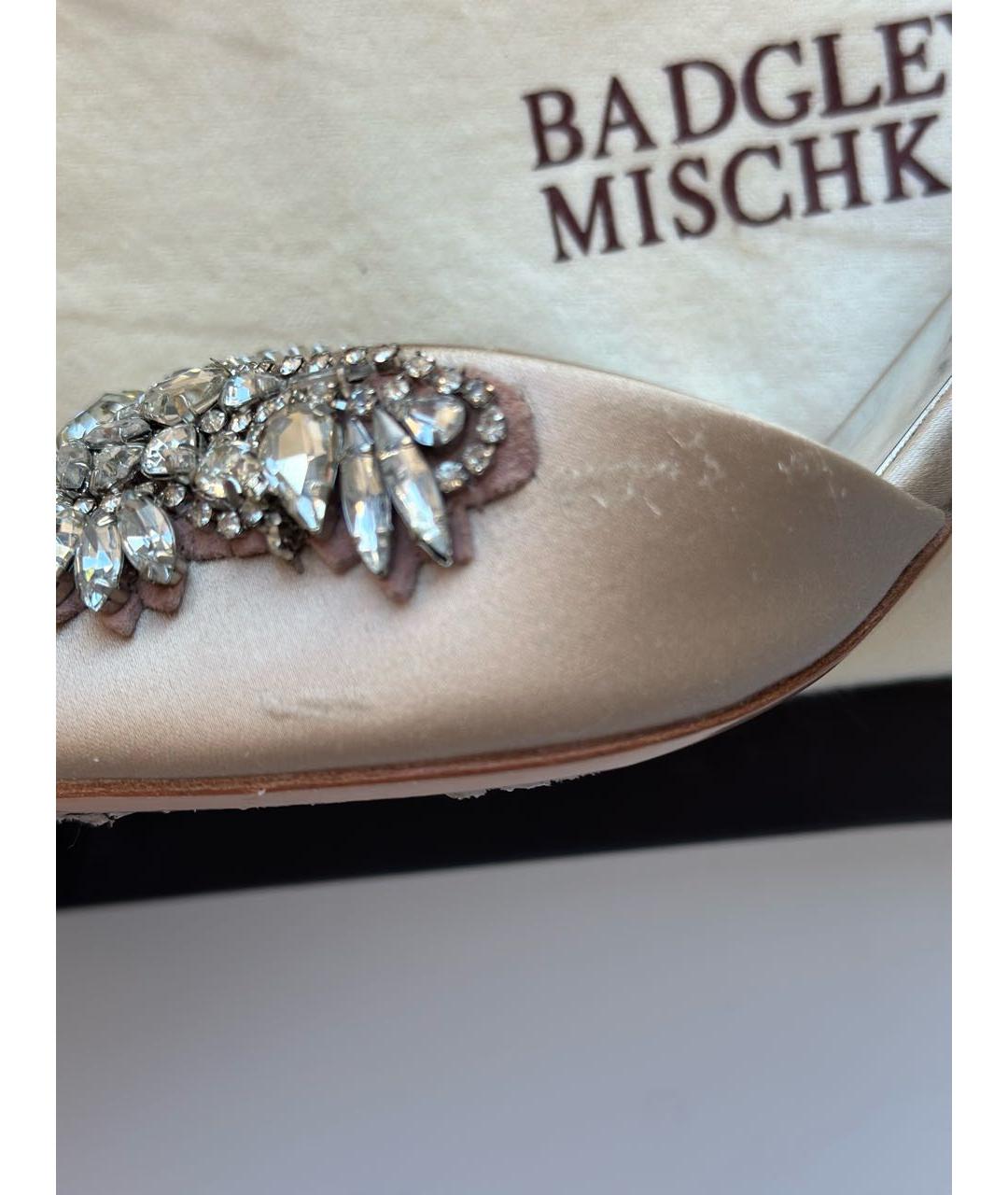 BADGLEY MISCHKA Бежевые текстильные свадебные туфли на высоком каблуке, фото 3