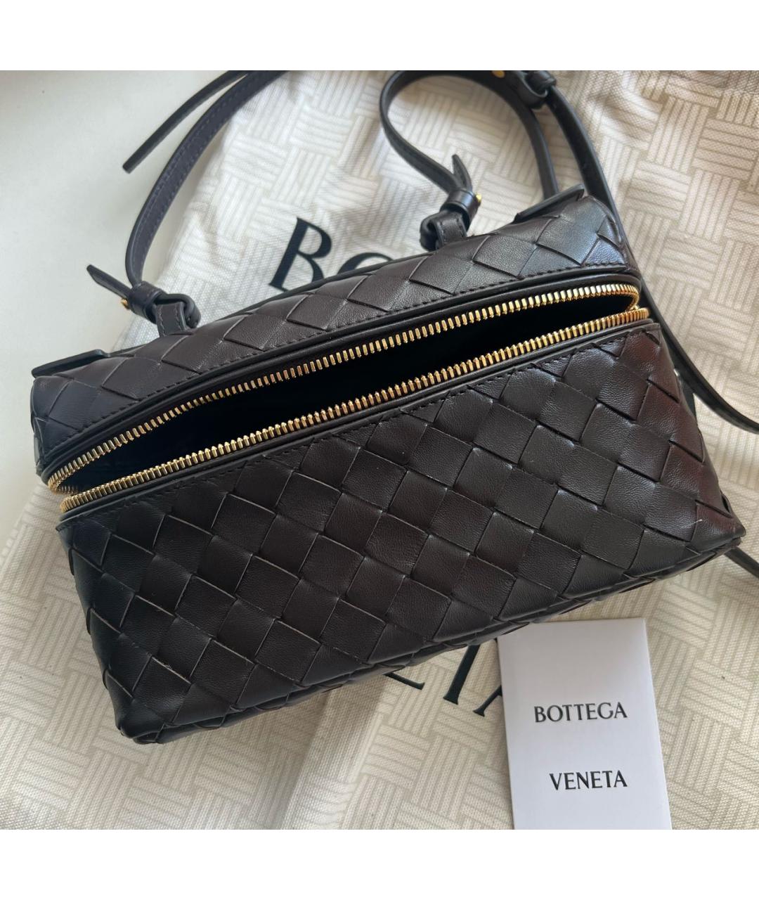 BOTTEGA VENETA Коричневая кожаная сумка с короткими ручками, фото 2