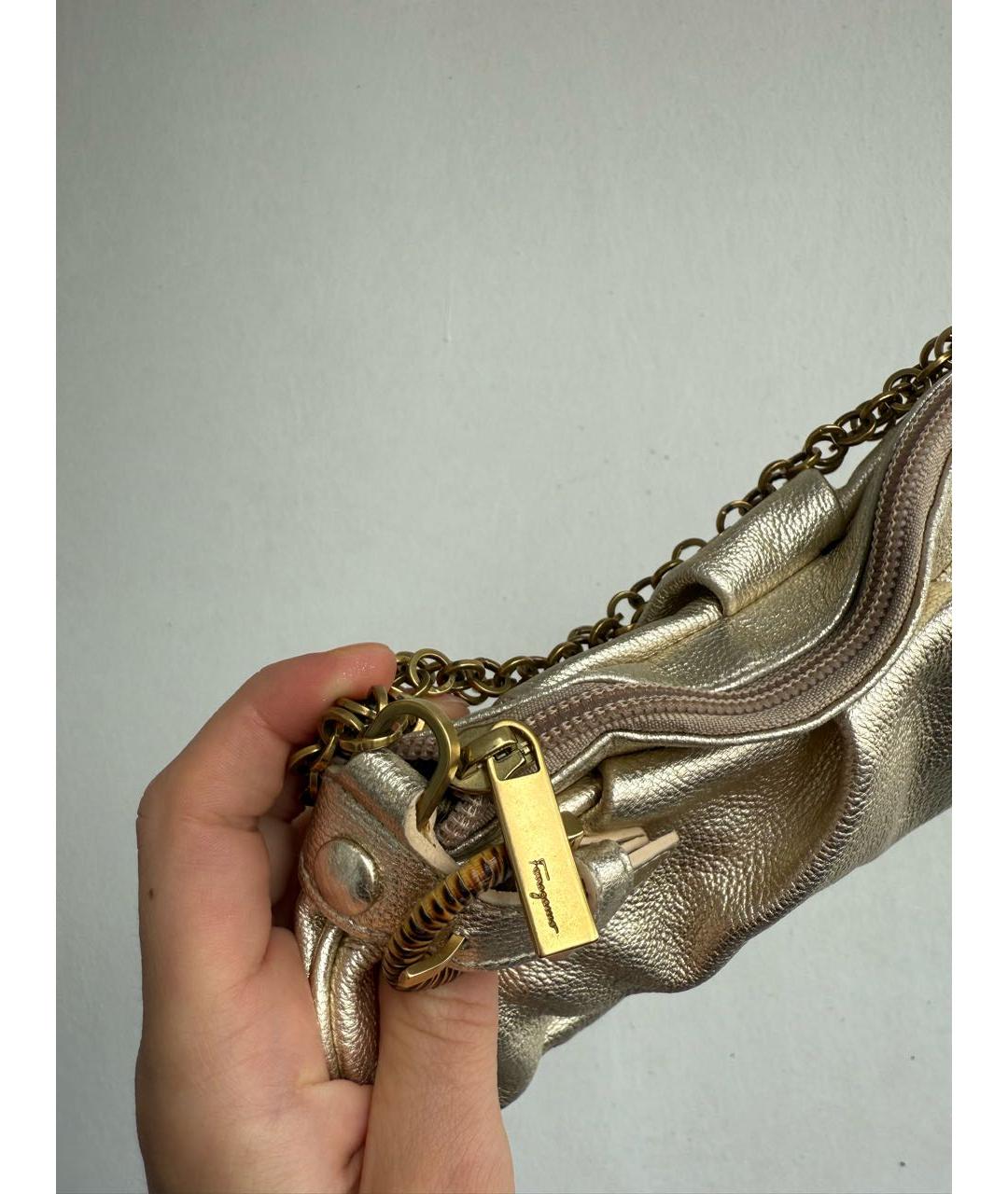 FERRAGAMO Золотая кожаная сумка с короткими ручками, фото 7