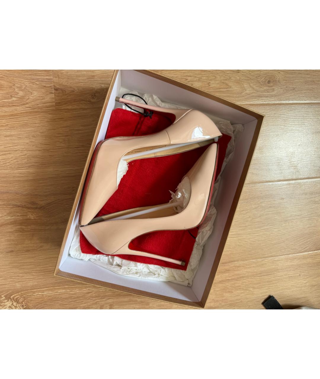 CHRISTIAN LOUBOUTIN Бежевые туфли из лакированной кожи, фото 5