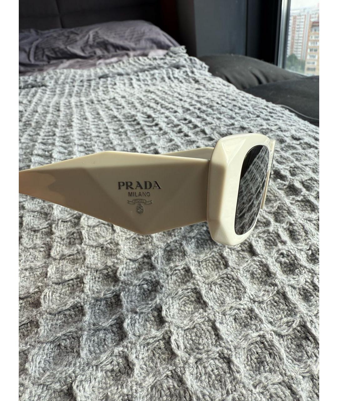 PRADA Белые пластиковые солнцезащитные очки, фото 3