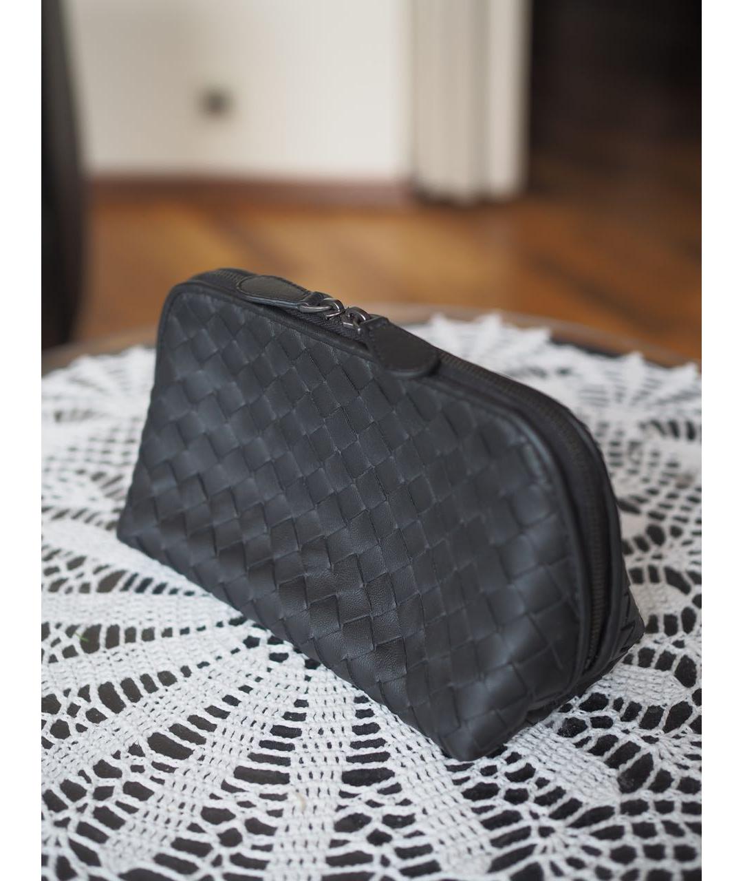 BOTTEGA VENETA Черная кожаная косметичка, фото 2