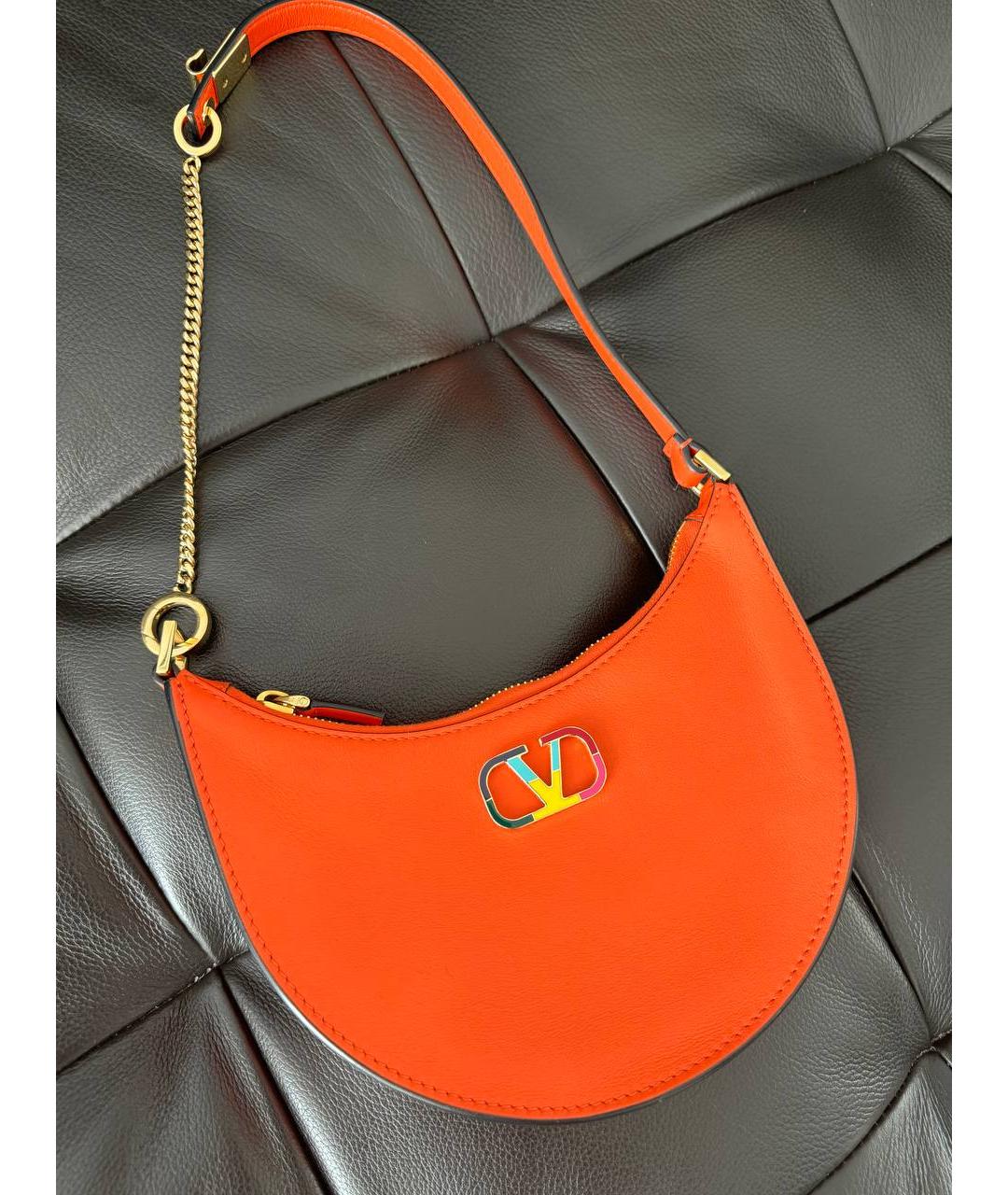 VALENTINO Оранжевая кожаная сумка с короткими ручками, фото 3
