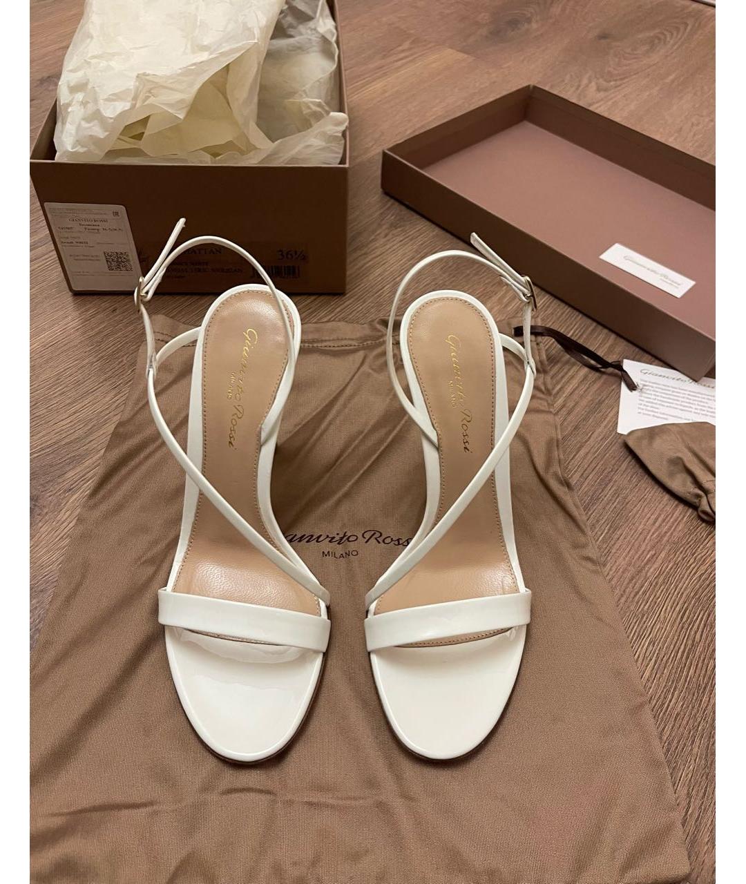 GIANVITO ROSSI Белые босоножки из лакированной кожи, фото 2