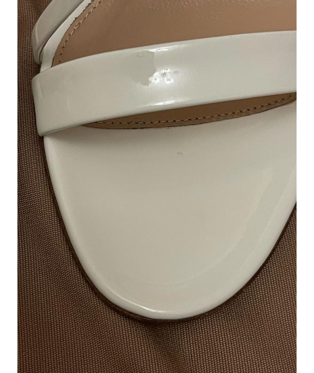 GIANVITO ROSSI Белые босоножки из лакированной кожи, фото 7