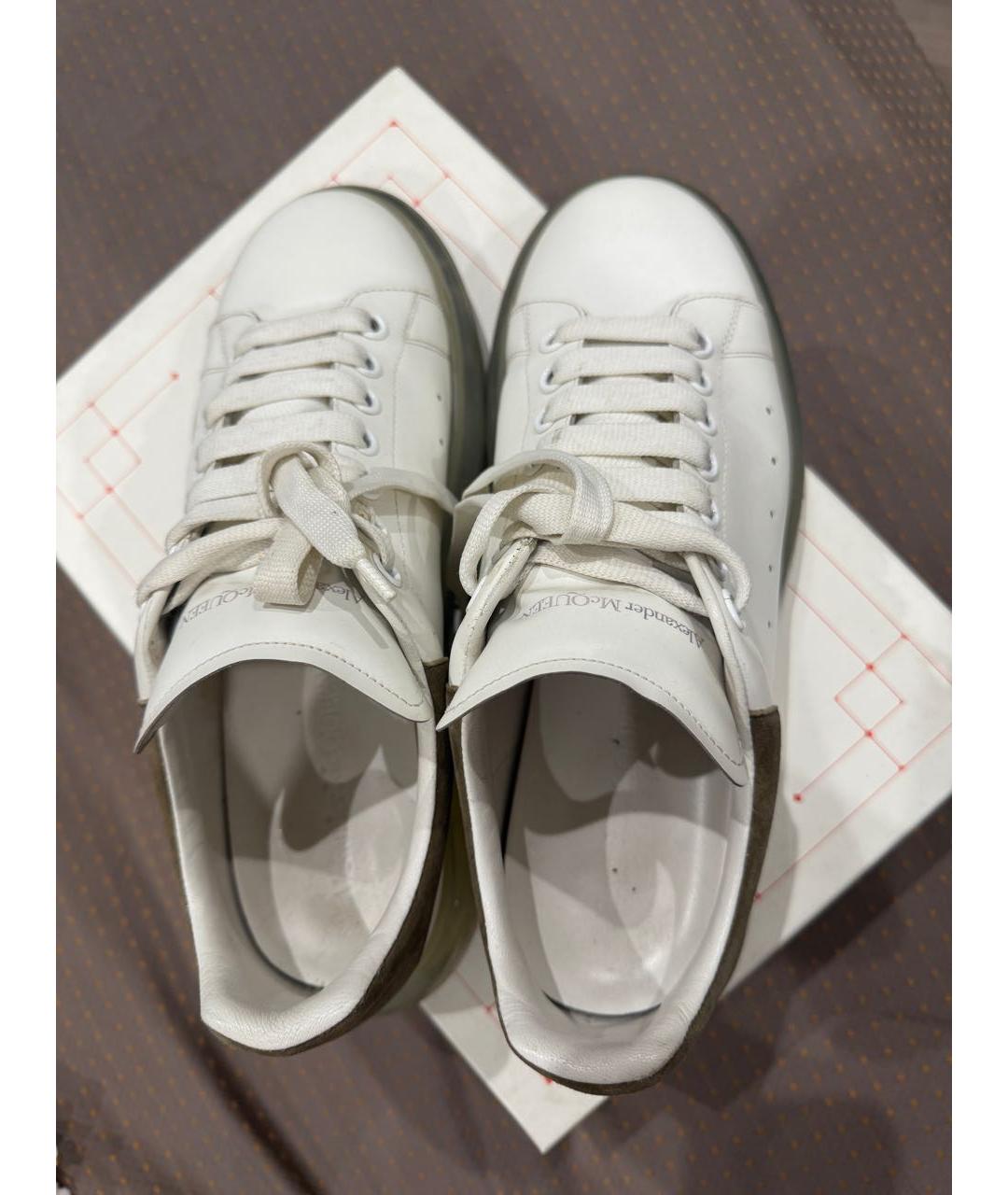 ALEXANDER MCQUEEN Белые кожаные низкие кроссовки / кеды, фото 3