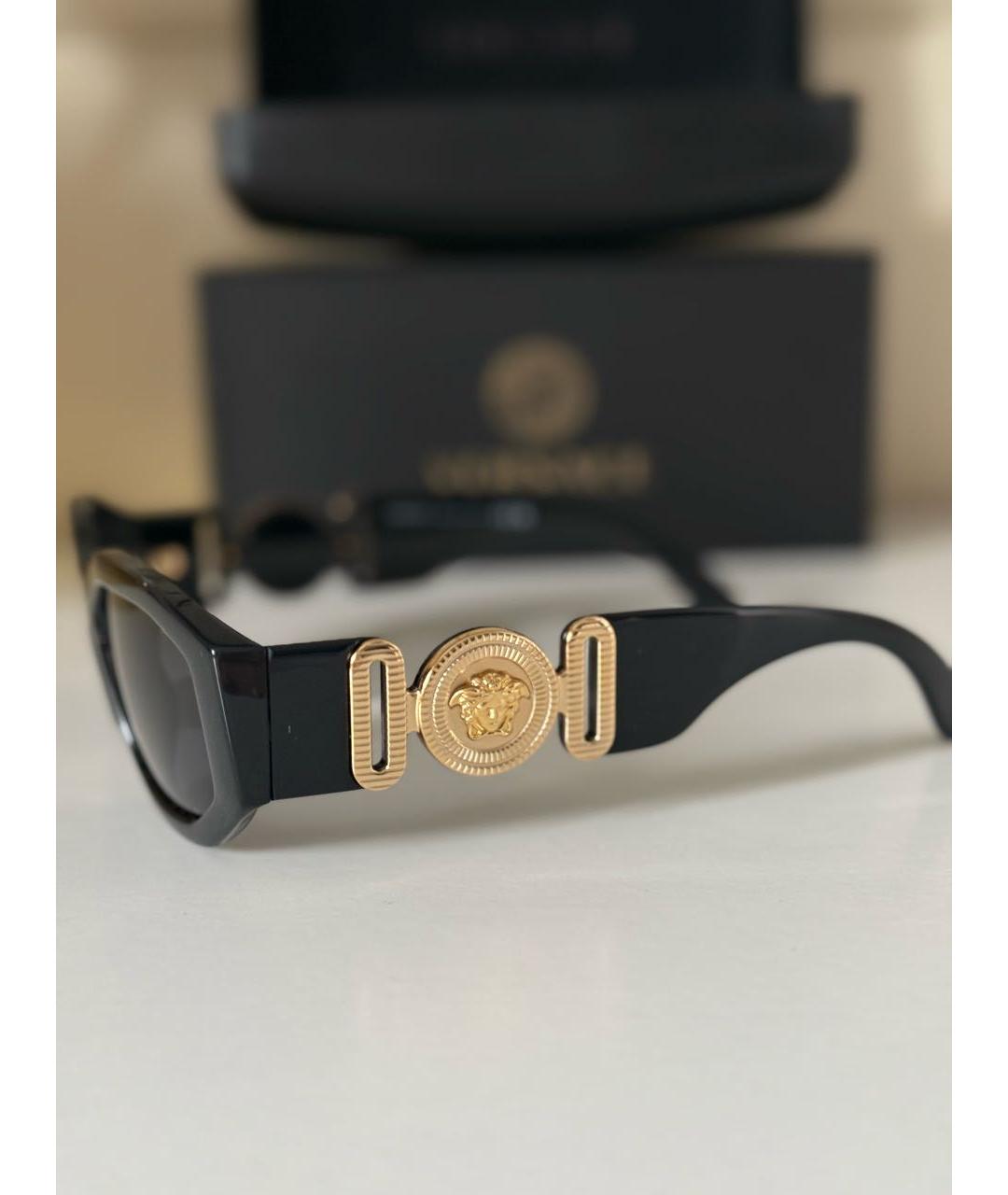 VERSACE Черные пластиковые солнцезащитные очки, фото 2