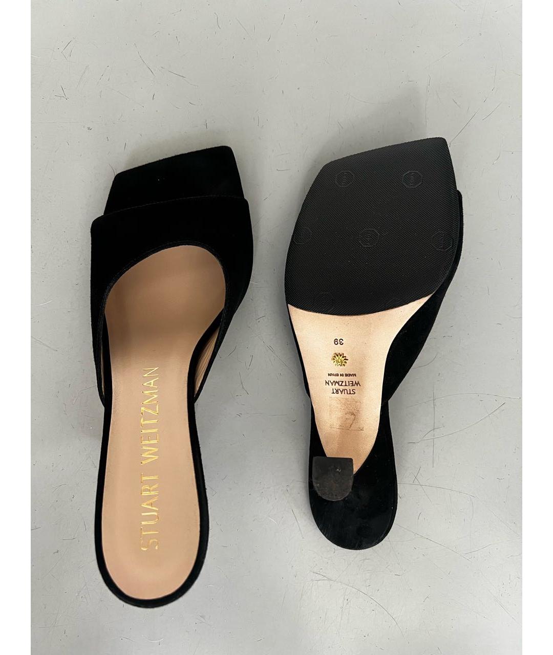 STUART WEITZMAN Черные замшевые мюли, фото 4