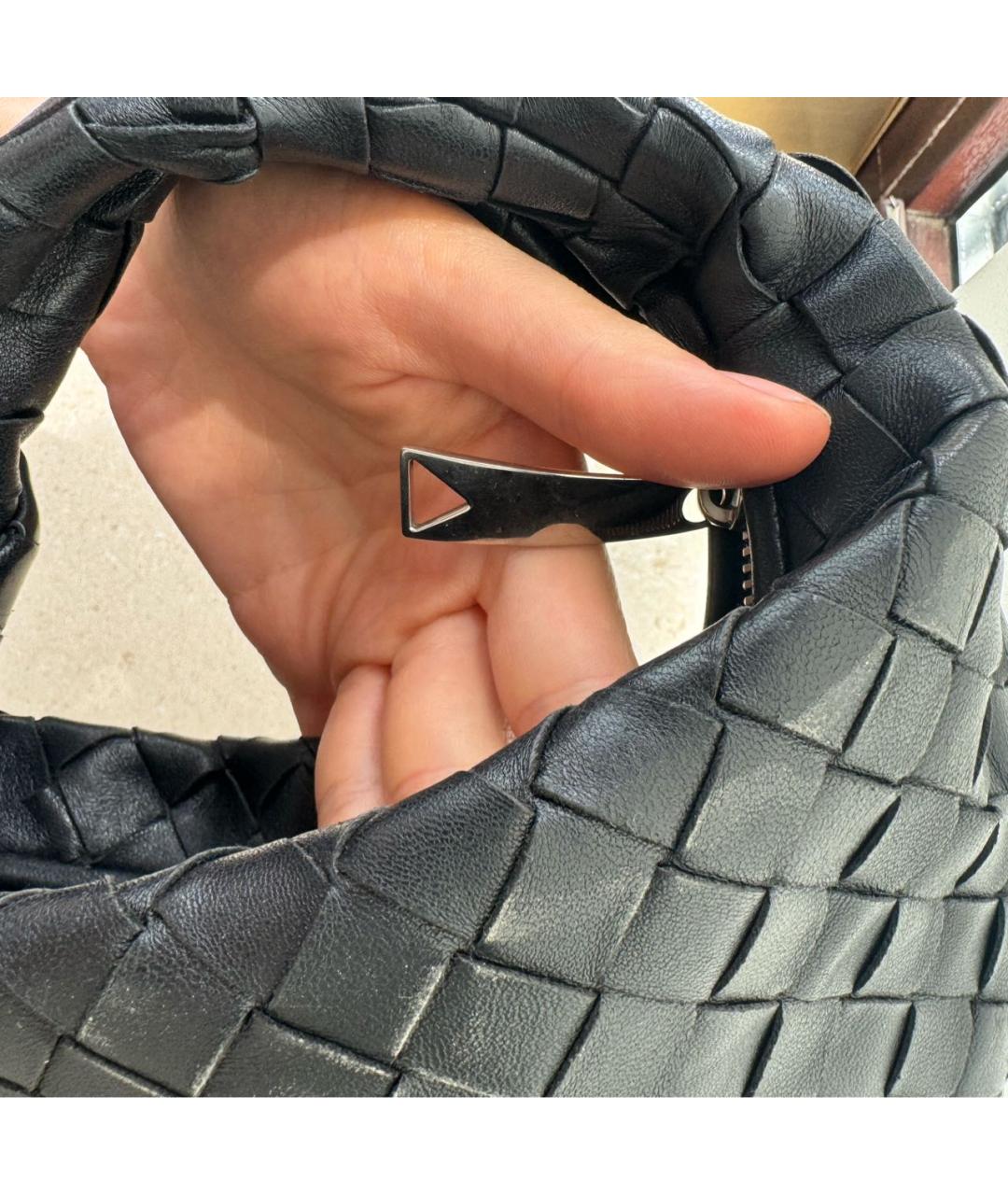 BOTTEGA VENETA Черная кожаная сумка с короткими ручками, фото 5