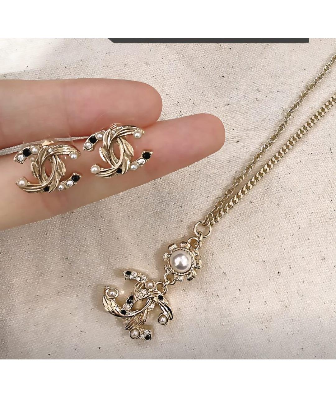 CHANEL Золотая металлическая подвеска, фото 4