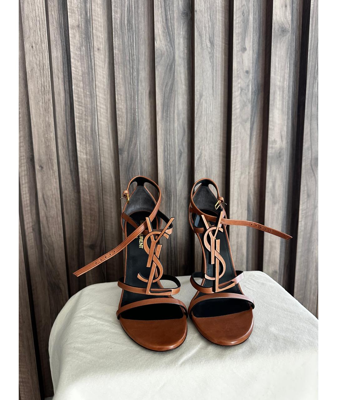 SAINT LAURENT Коричневые кожаные босоножки, фото 3