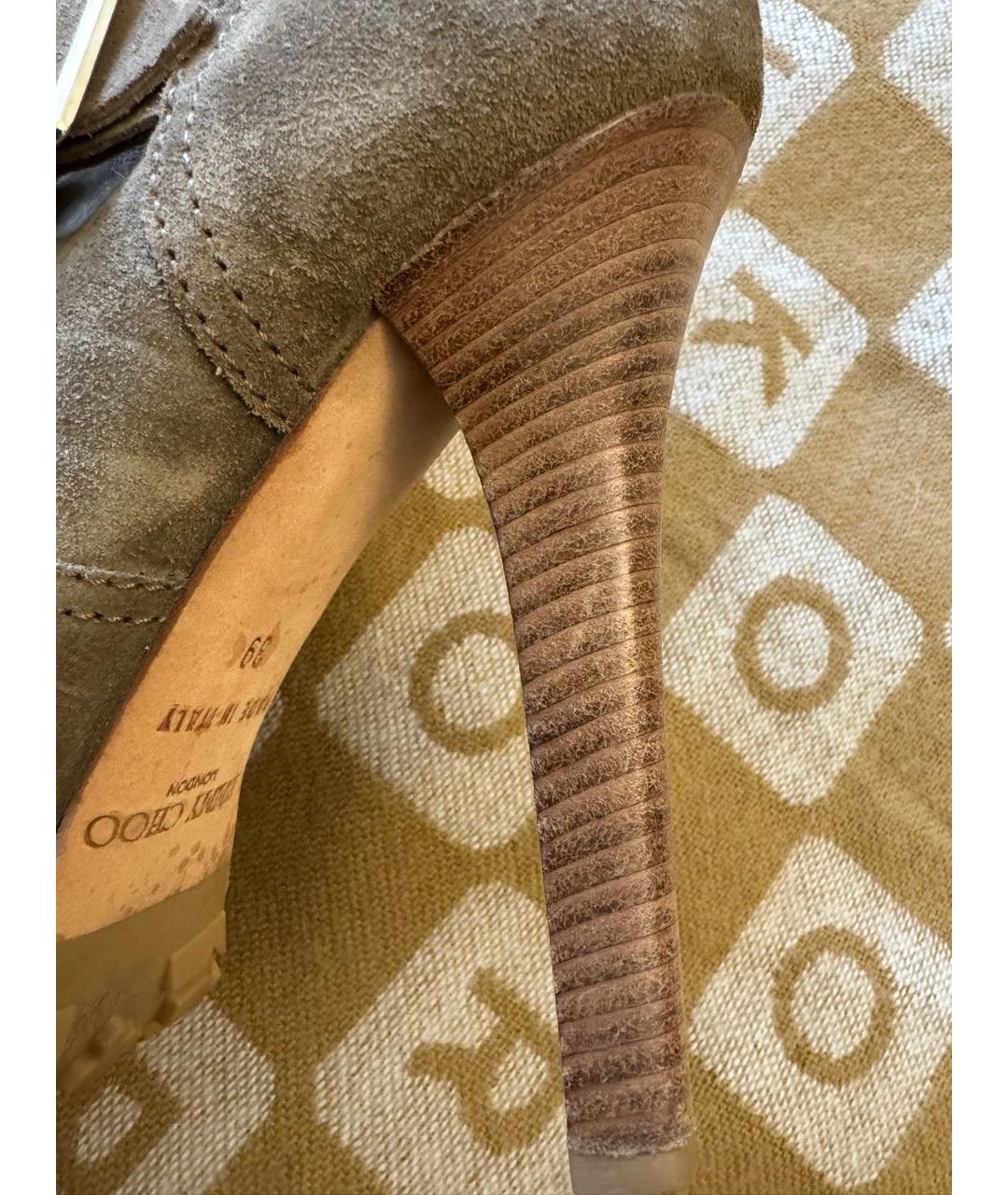 JIMMY CHOO Бежевые замшевые ботильоны, фото 6