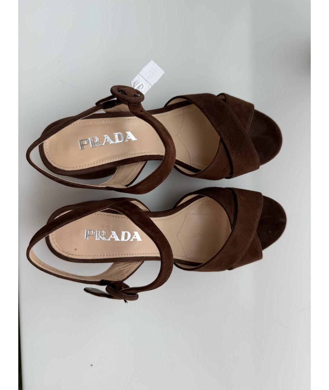 PRADA Коричневые замшевые босоножки, фото 3