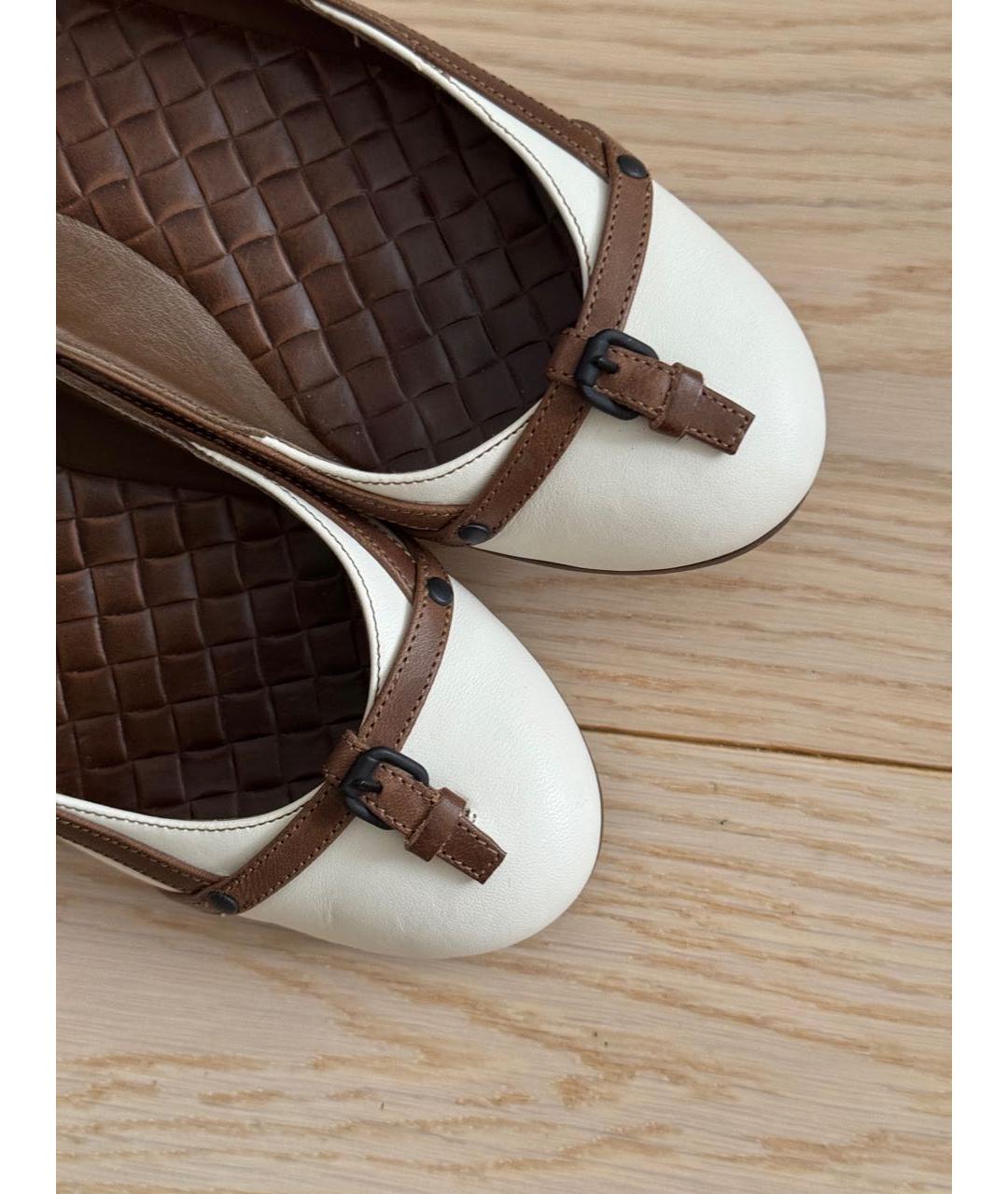 BOTTEGA VENETA Белые кожаные балетки, фото 6
