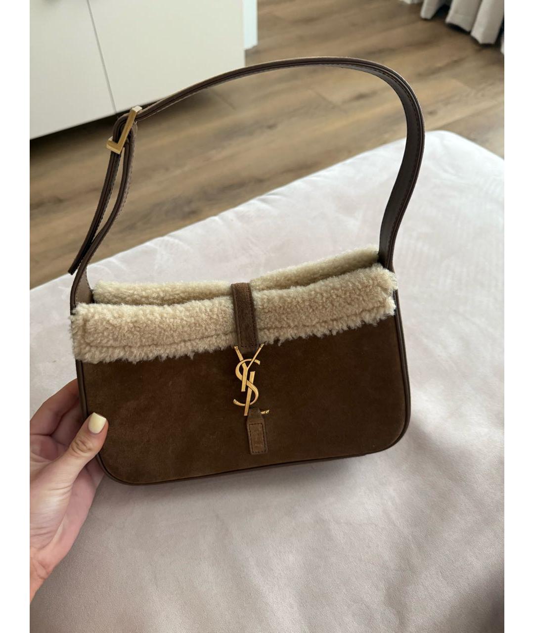 SAINT LAURENT Коричневая замшевая сумка с короткими ручками, фото 2
