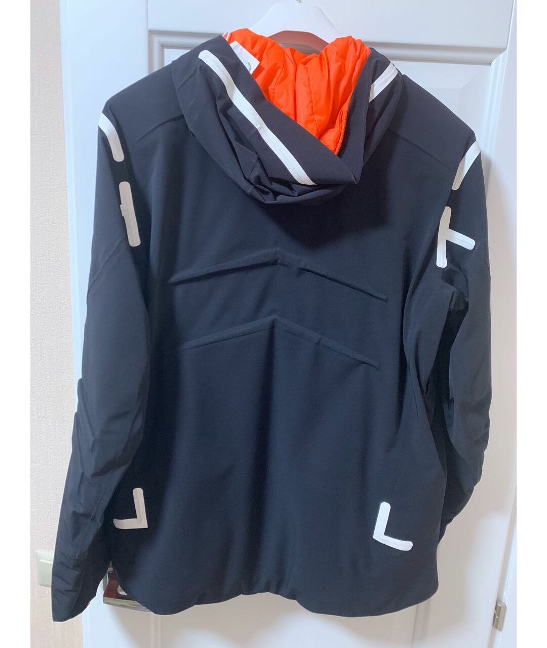 BOGNER Черная полиэстеровая спортивная куртка, фото 2